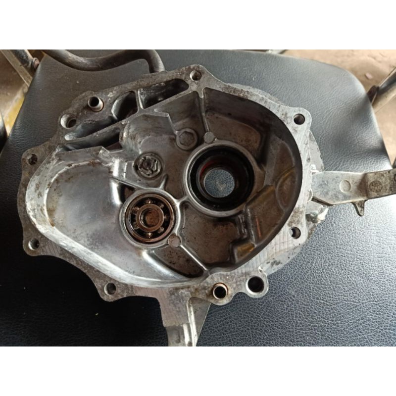 Rumah gearbox dudukan girbox gigi gardan honda beat karbu beat fi beat esp original