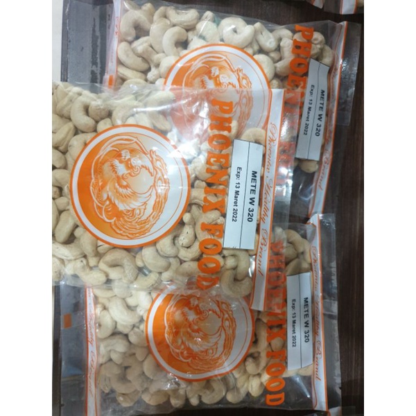 

Kacang Mete mentah siap diolah W 320