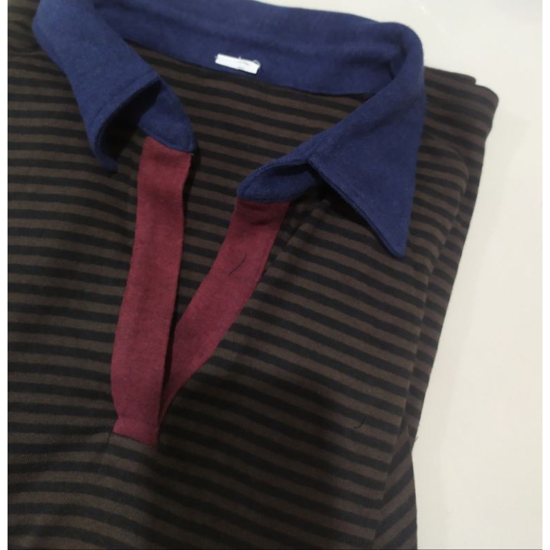 Uniqlo strip maroon polo shirt