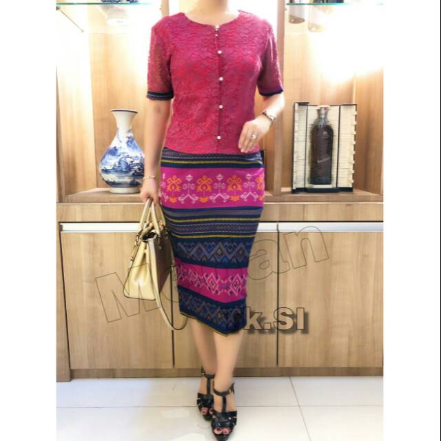 Rok & Blouse Brokat kombinasi