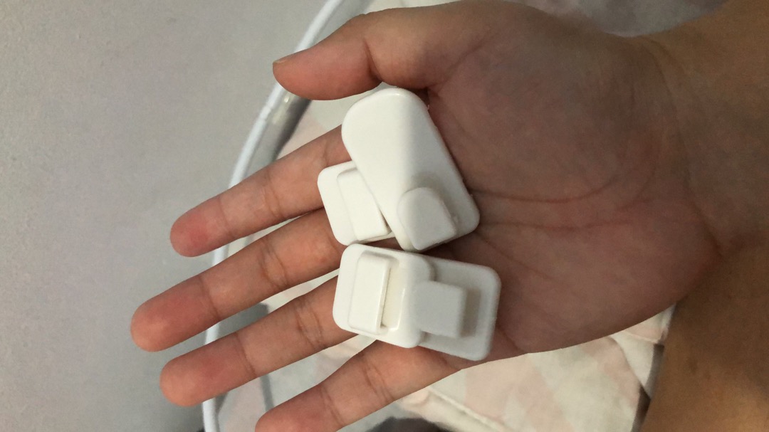 Gantungan Holder Remote Tv Dvd Ac Serbaguna Hook Set 2pcs Tempel Dinding Import