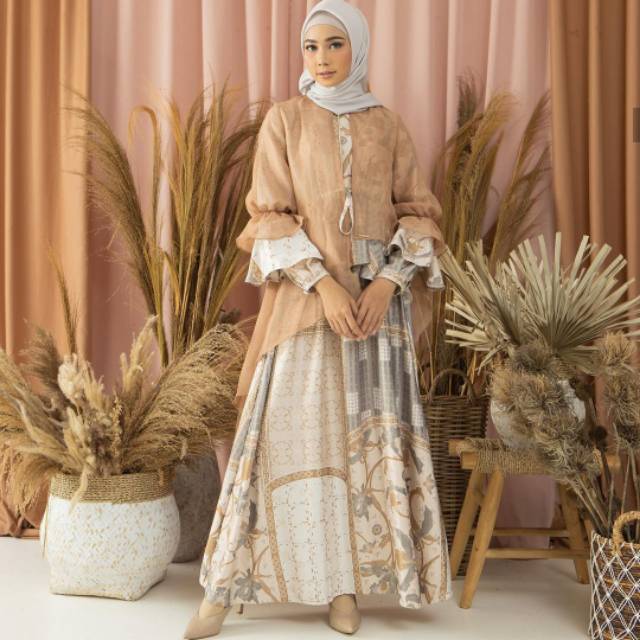 Lalika outer toffee