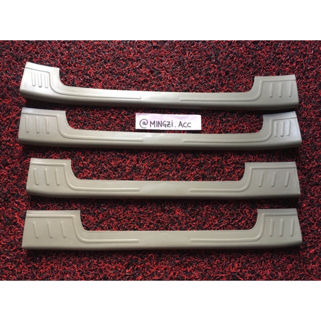 AVANZA / XENIA 2008-2010 SILLPLATE SAMPING INJAKAN SAMPING PINTU MOBIL PLASTIK COVER CREAM