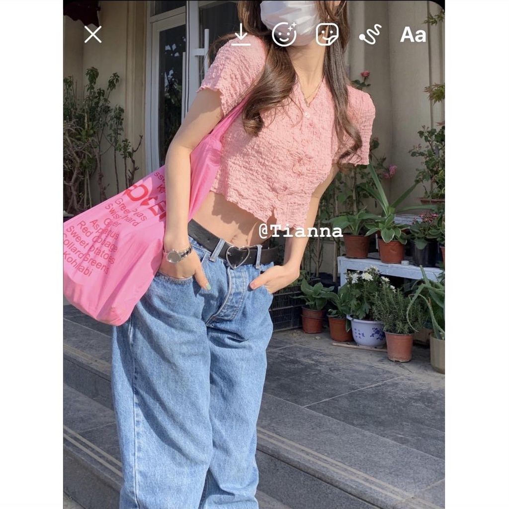 Desain rasa niche lipit V-neck short bottoming kemeja top wanita musim panas 2022 baru pink tipis le