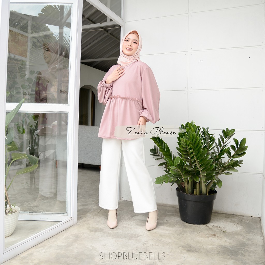 Zoura Ruffle Blouse - Atasan rempel lengan balon