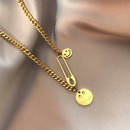 Fashion Hip Hop Smiley Face Pendant Multi-Elemen Rantai Kombinasi Titanium Steel Kalung