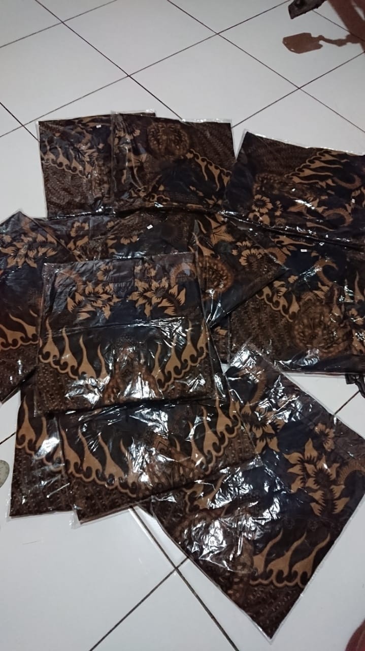Batik Pria Slimfit Lengan Panjang Mewah Kemeja Batik Modern