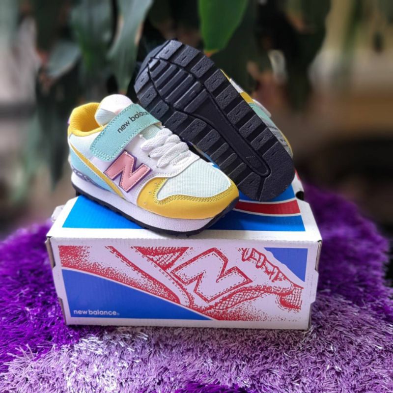 Sepatu Anak New Balanc NB Kids-Kuning Pink