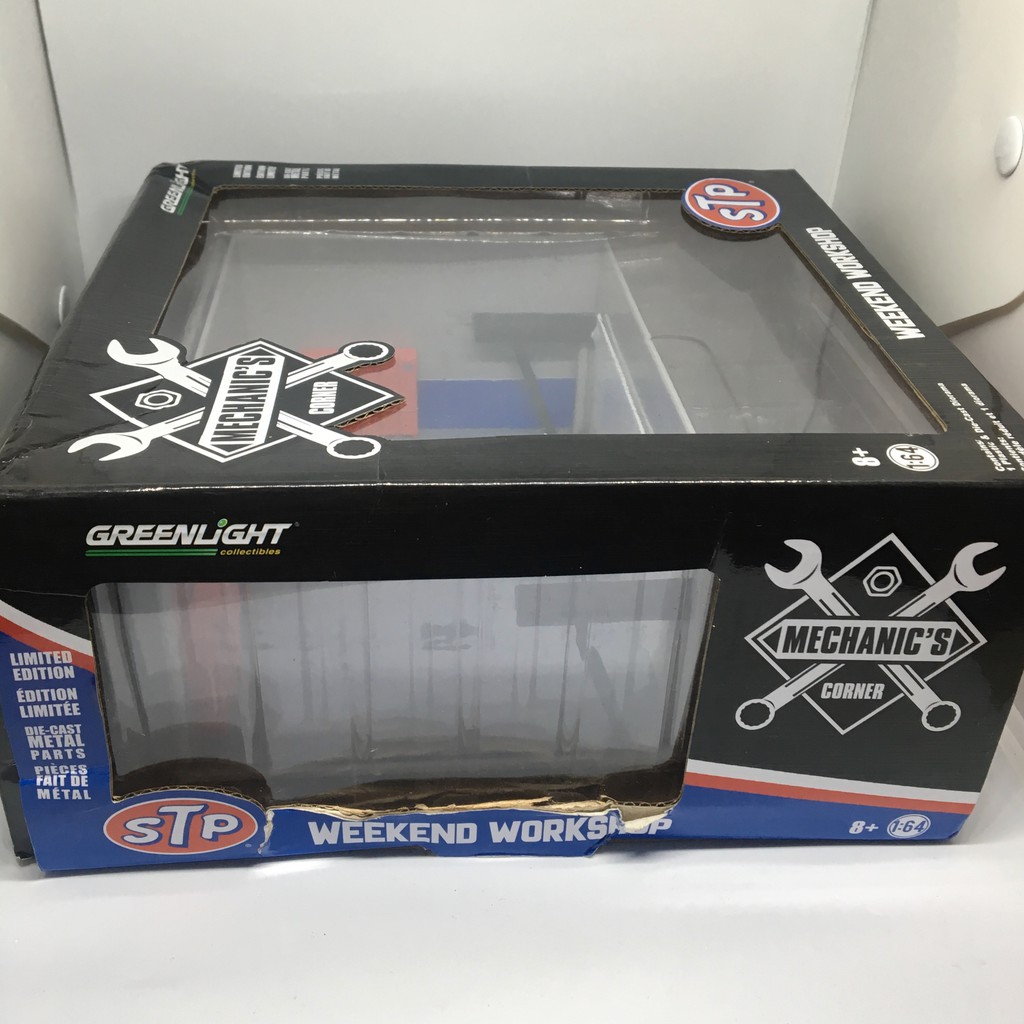 Greenlight Mechanic's Corner Weekend Workshop STP Diorama