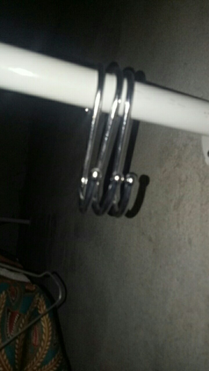 Gantungan Kaitan Huruf S