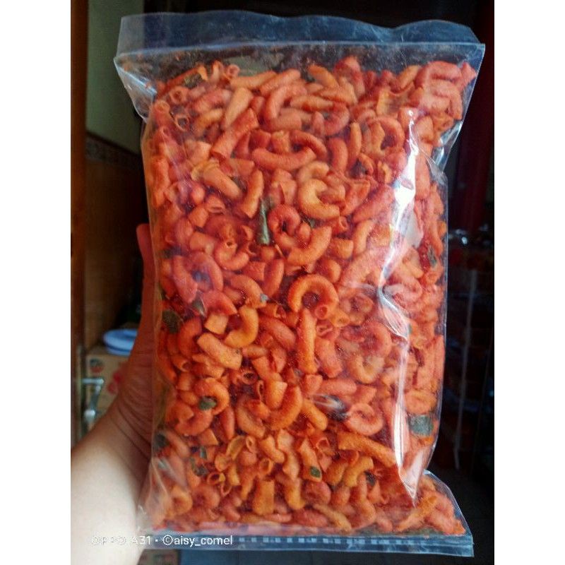 

makaroni daun jeruk pedas gurih renyah(free buble wrab)