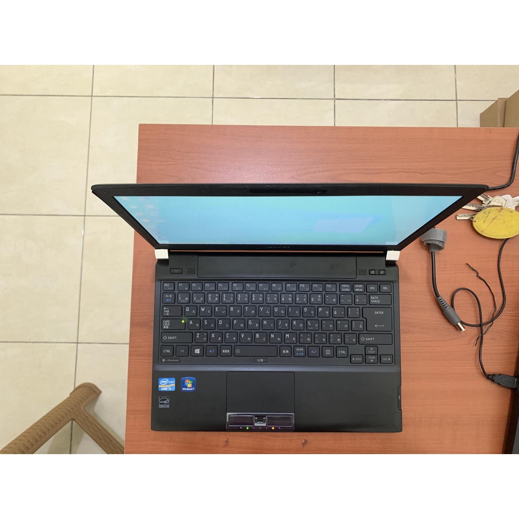 Laptop-Murah-Toshiba Dynabook-R731-Corei5Gen2-Ram4G-HDD320GB-Kamera-DVD-Design-Gaming-Slim-Win10-Siap Pakai