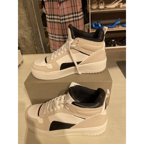 Jastip Shoes Stradivarius
