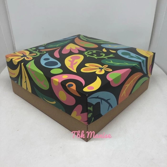 

Box Kue Jungle 25x25x10cm / Kardus Kue / Kotak Kue / Cake Box