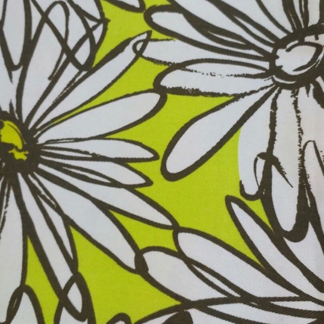 Kain kanvas motif bunga