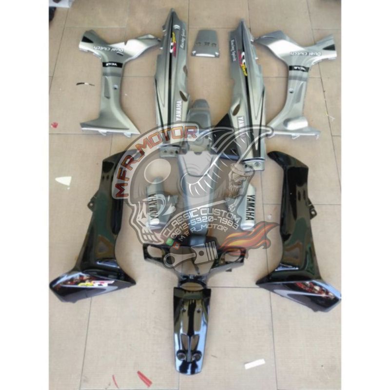 Cover body set Yamaha Fiz r ss two silver hitam