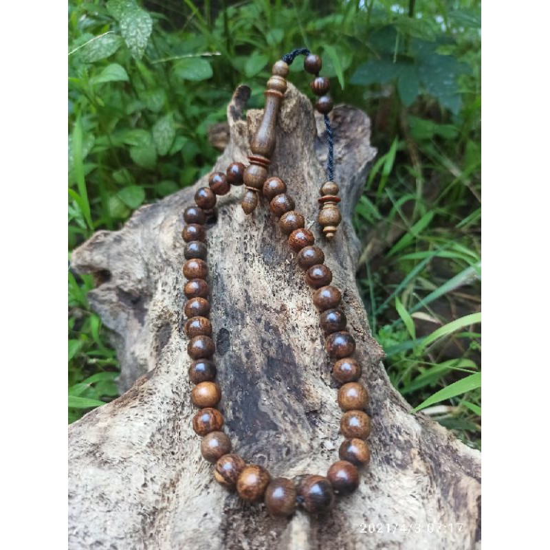 Tasbih gaharu isi 33 butir tasbih asli gaharu 100%