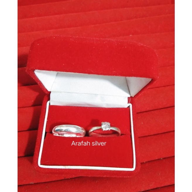 cincin tunangan ( baca keterangan -- cek slide slide selanjutnya untuk ukuran dan detail)