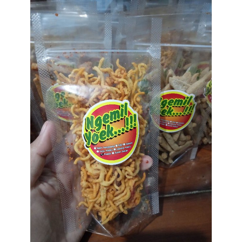 

Mie kremes goreng cemilan kekinian cemilan murah 50gr