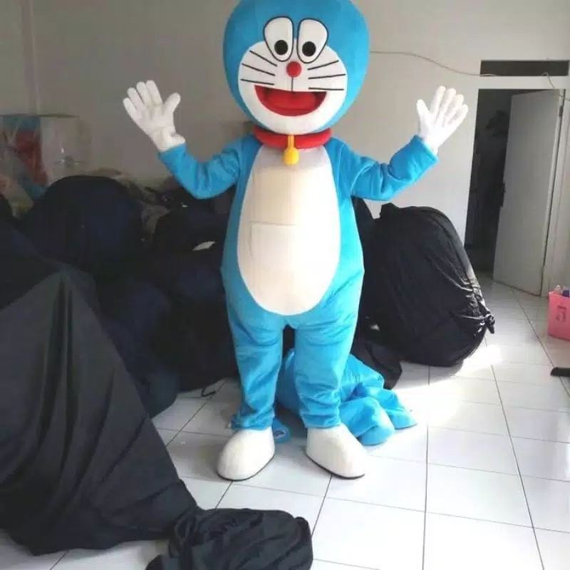 kostum badut doraemon