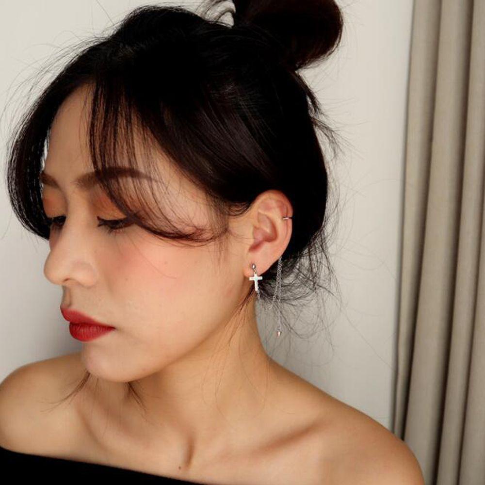 Lily CZ Cuff Earrings Perhiasan Pesta Wanita Tanpa Tindik Statement