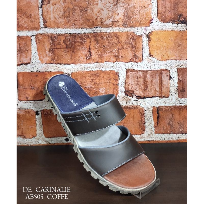 sandal slide pria , sandal slide cowok , sandal kulit DE CARDINALIE