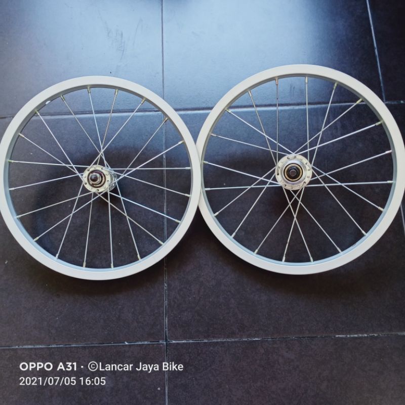 Roda sepeda satu setel ukuran 16 inch depan belakang lengkap dengan ban dan gear belakang tinggal di