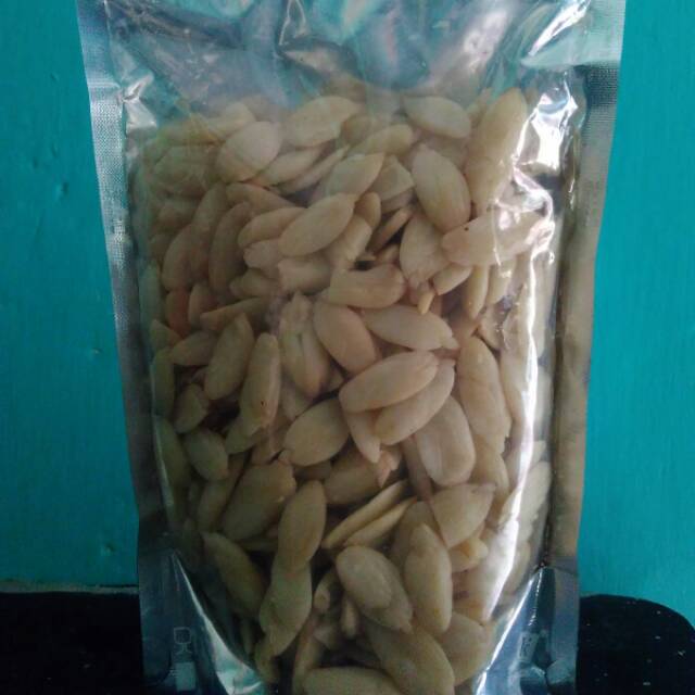Kacang kenari 1 kg