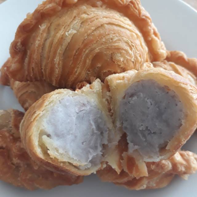 

Taro puff / pastel talas manis