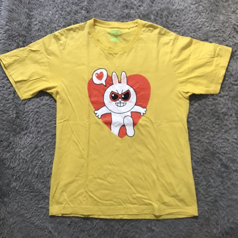 kaos preloved uniqlo