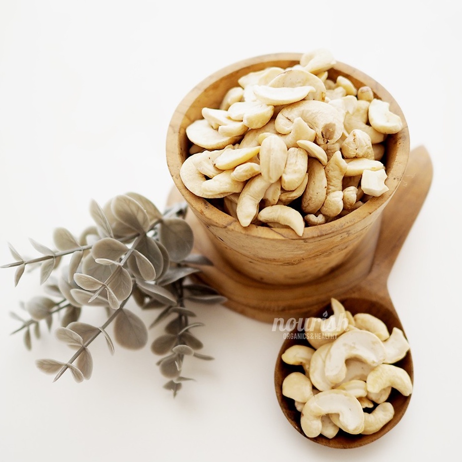 

Kacang Mede Belah (Cashew Pieces) 1 kg
