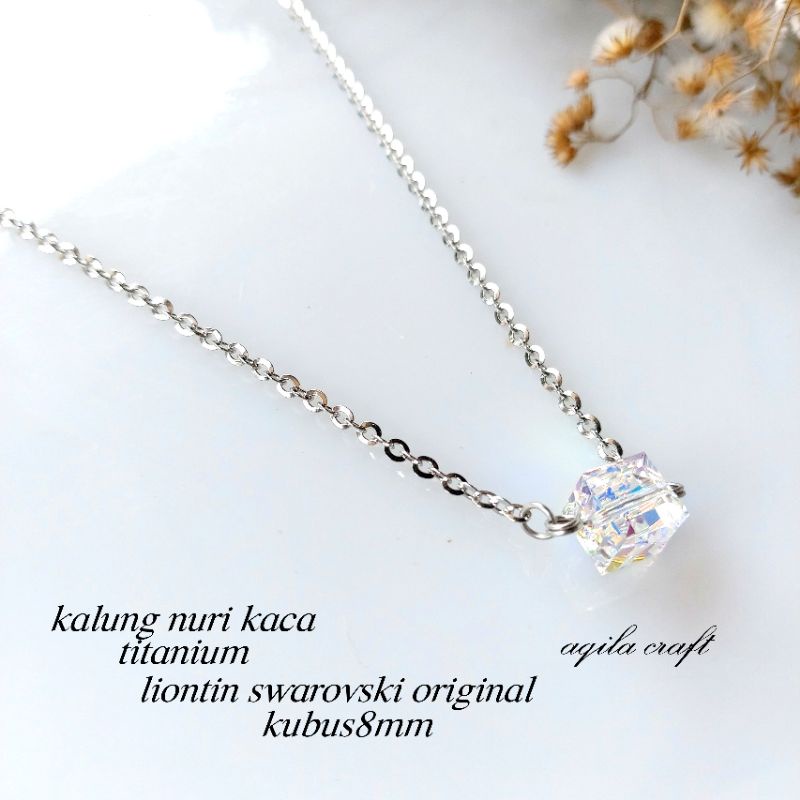 KALUNG TITANIUM LIONTIN SWAROVSKI HEART KALUNG WANITA ANTI KARAT BERKILAU