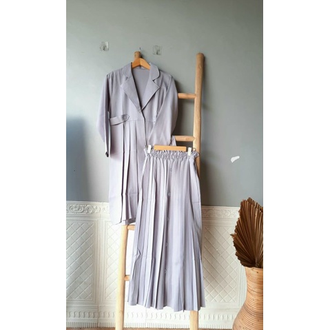 Erlindaw collection one set Cardigan // One Set Outer 2 In 1//Inara Ity crep Ori//ONE SET BLEZER LONG CARDY+ROK PLISKET PREMIUM INARA INER tidak termasuk
