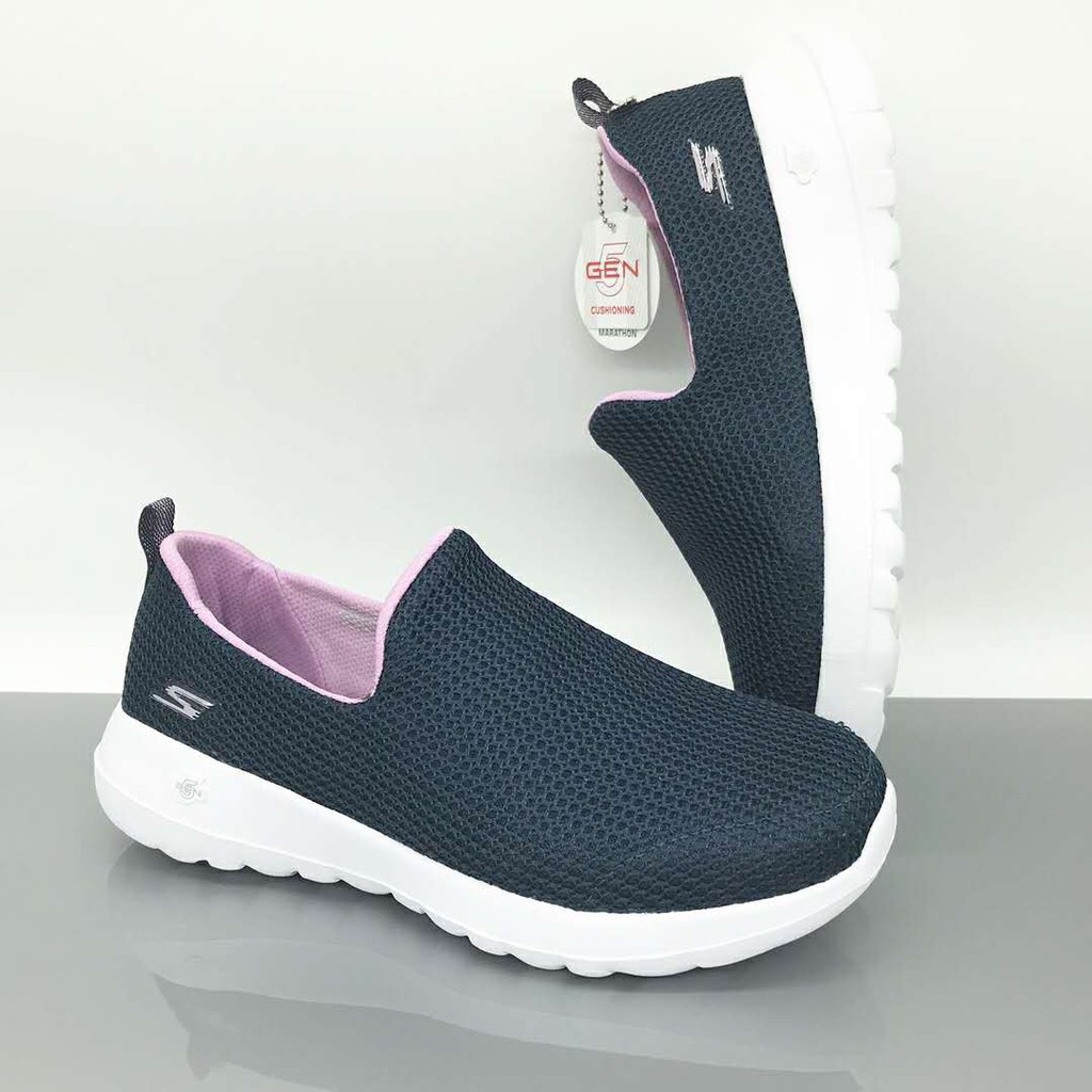 SEPATU SKECHERS WANITA SLIP ON JOY CENTREPIECE CASUAL PEREMPUAN