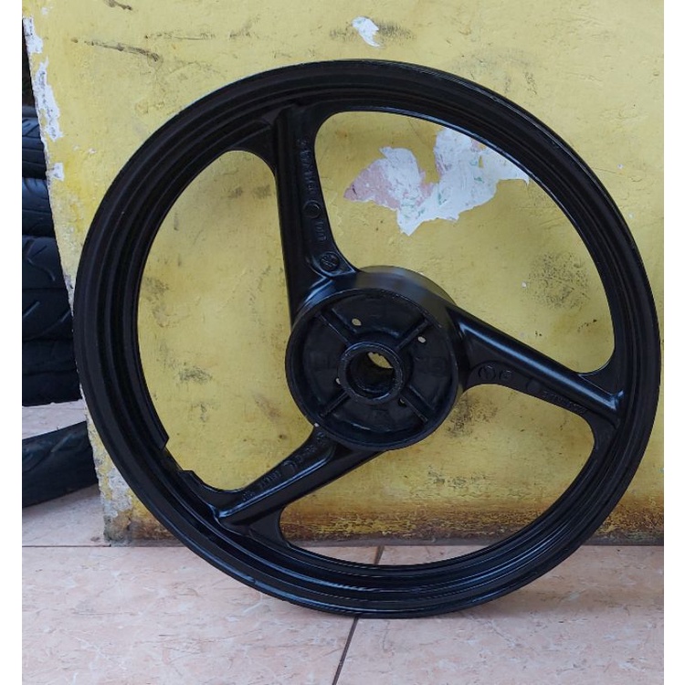 velg belakang fizr original