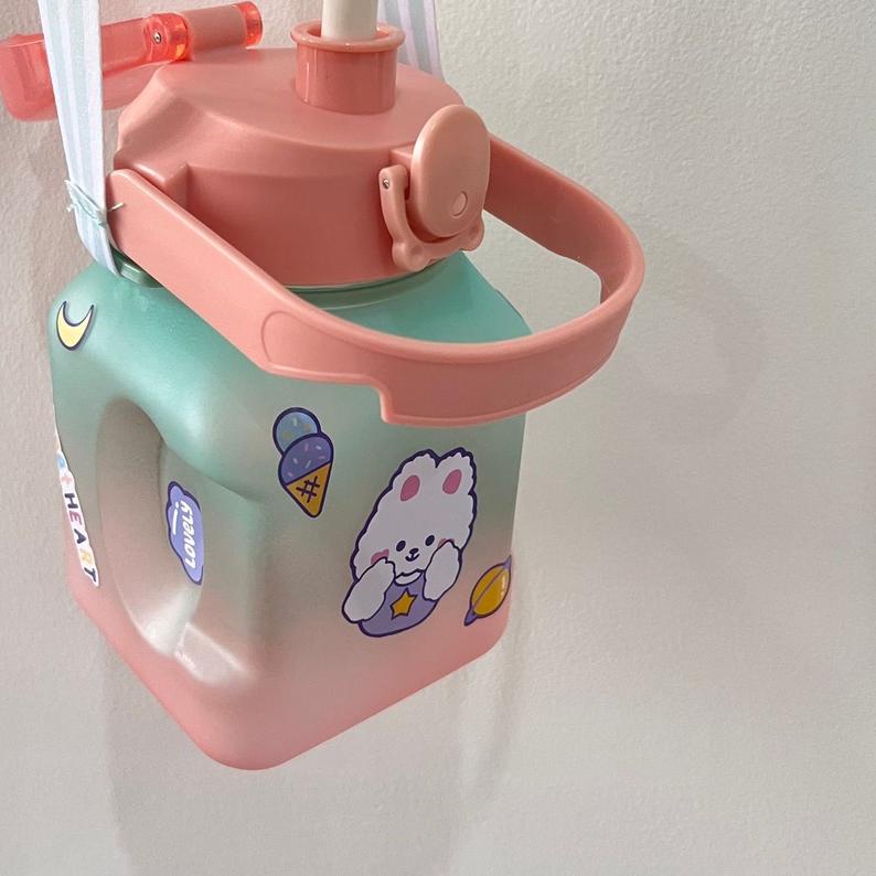 ❀ Botol Minum Gemoy Kotak Gradasi Viral Kapasitas 1,3 Liter ✱