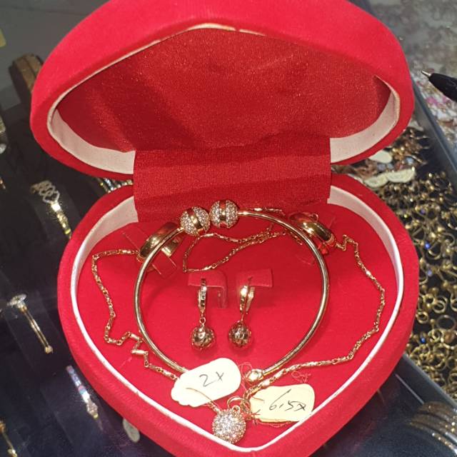 Satu set perhiasan emas asli bisa buat seserahan total 22,2gram