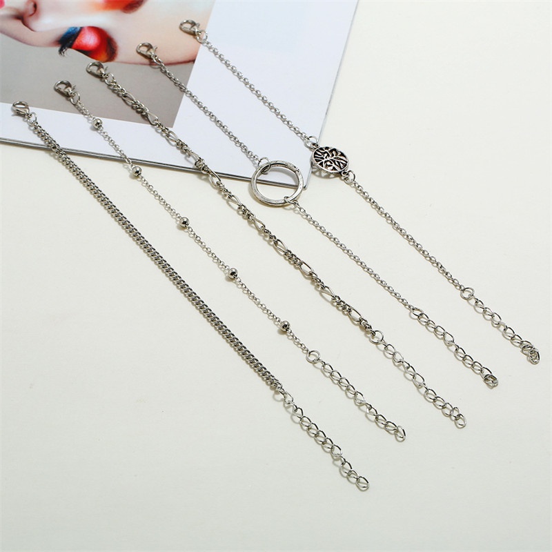 5pcs / Set Gelang Multilayer Bentuk Bulan Dan Telapak Tangan Hollow Gaya Klasik Untuk Wanita