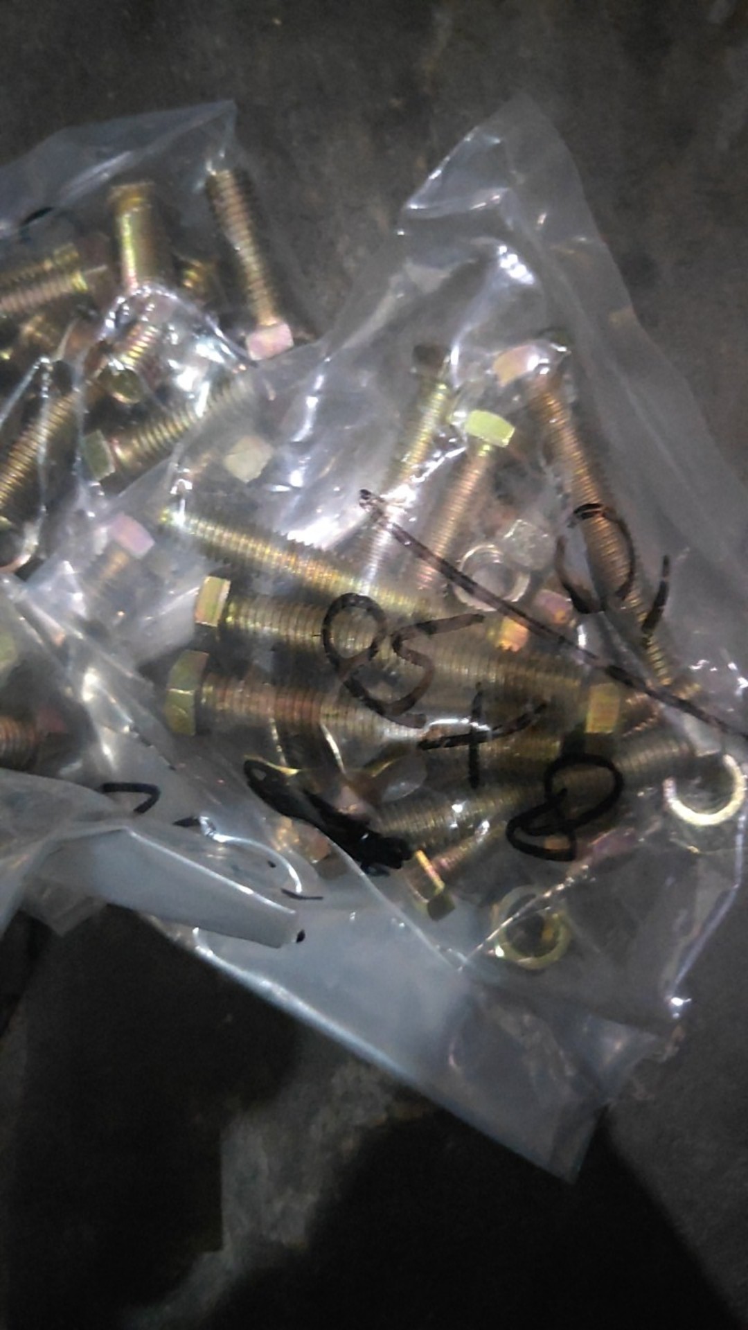 M8x20 Baut Mur Hexagon Kuning Bmk Hex 8x20 Kunci 12 Galvanis  (isi 10pcs)