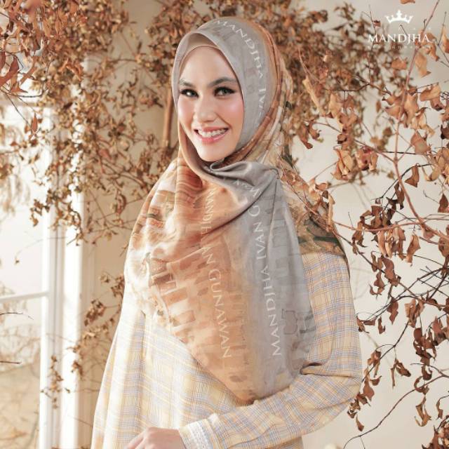 Mandjha hijab Ivan Gunawan milan scarf