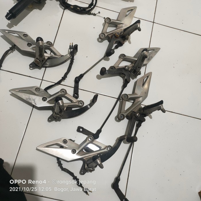 {ElvinaStore} step footstep cbr 150r led atau cbr150r facelit ori Diskon