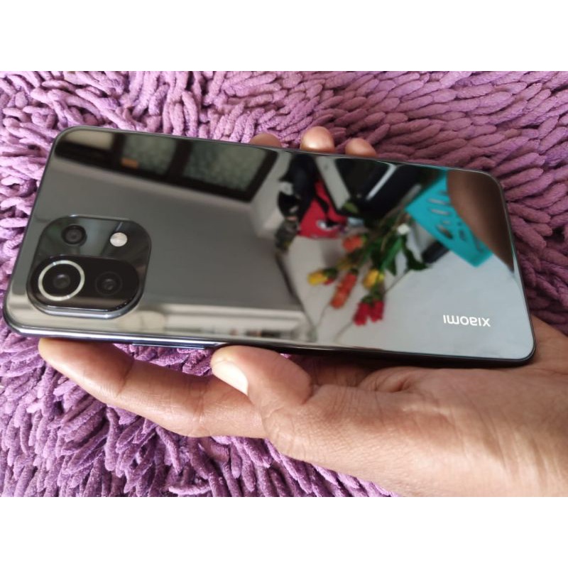 Handphone HP second bekas. Mi 11 Lite 8/128 LIKE NEW UNIT ONLY