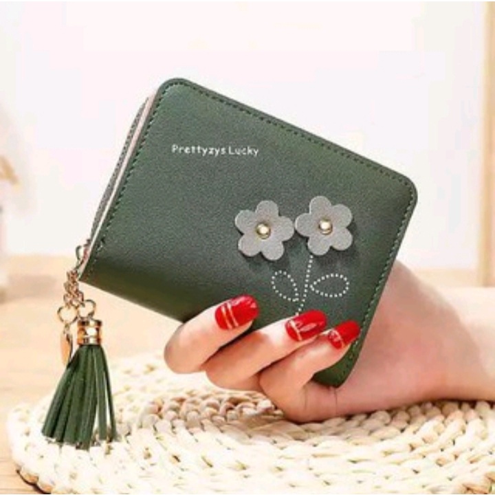 DOMPET AVRIL