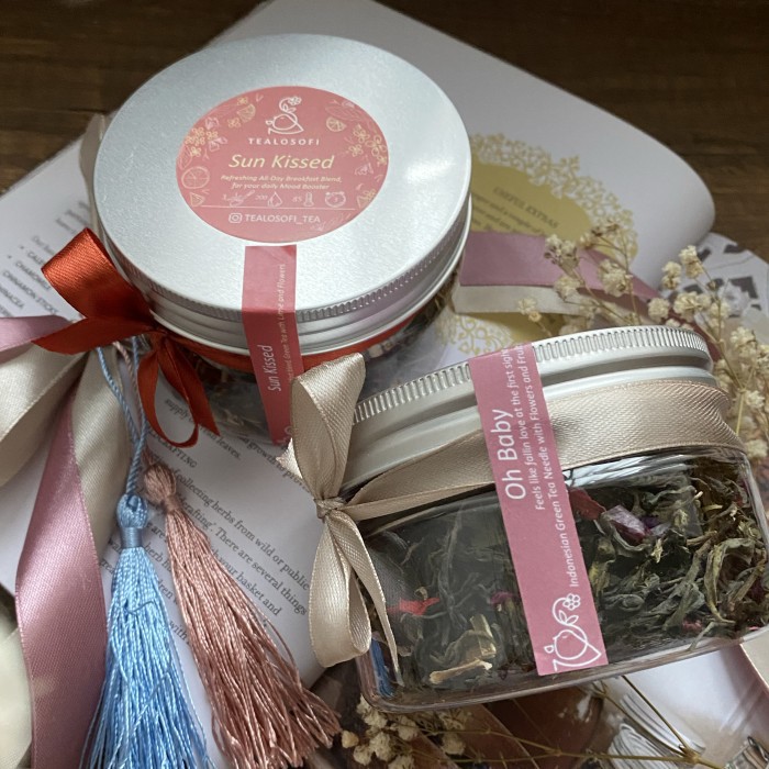 

Big Jar - Tealosofi Artisan Blend -Healthy Gift Hampers Valentine Bday - Strawberrycrack