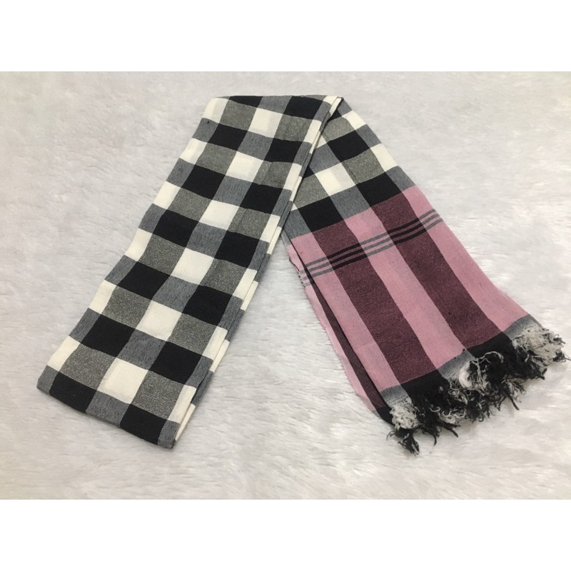 Selendang Poleng Rajut Tebal / Selendang Poleng Katun / Selendang Catur Bali-Poleng Tepi Pink