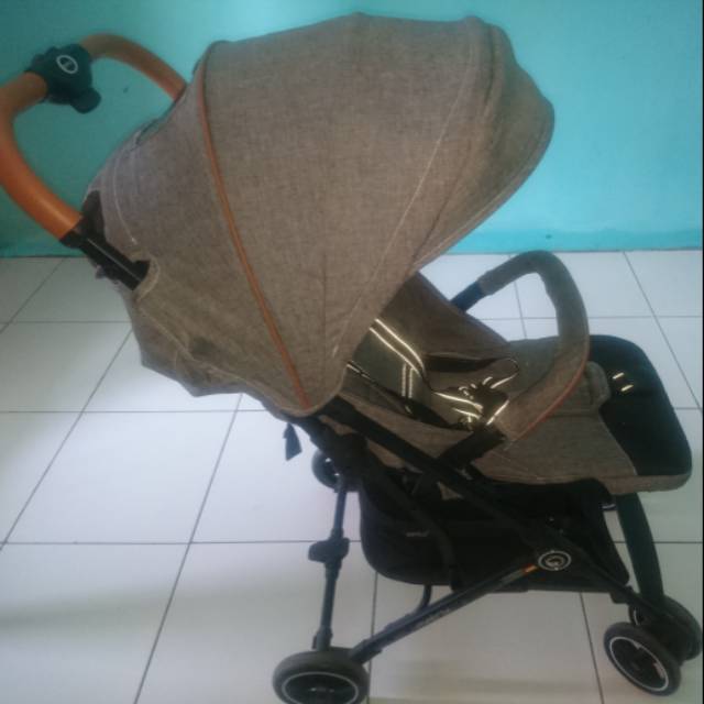 Preloved stroler by baby elle matrix 515 gray