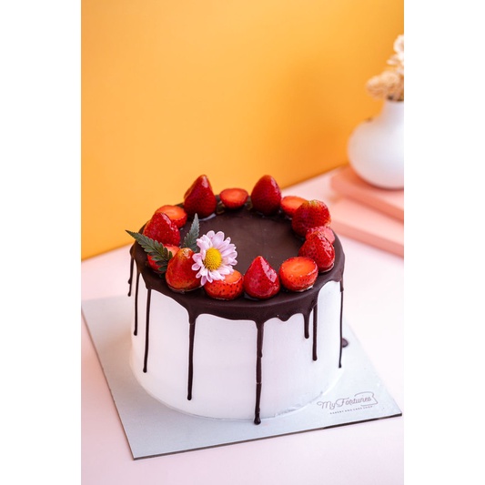 

Strawberry cake