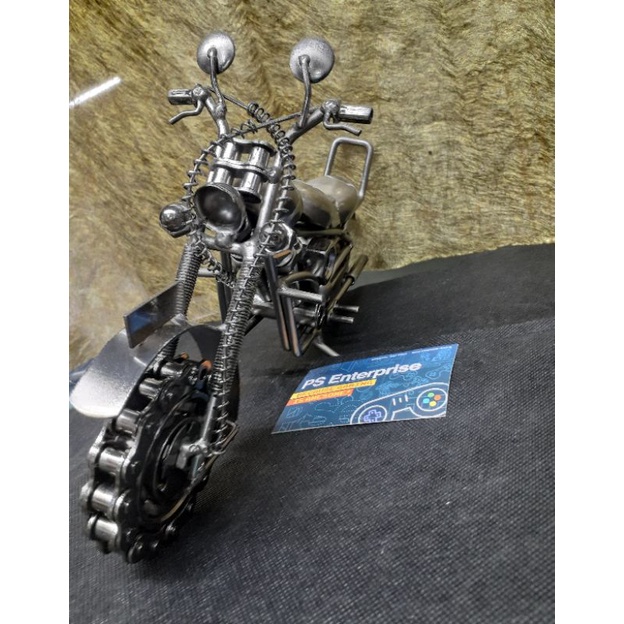 MINIATUR MOTOR HARLEY DAVIDSON (28 cm )