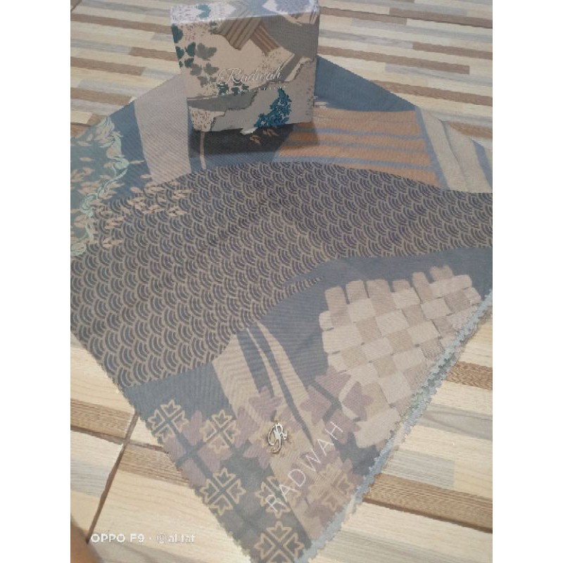 preloved scarf radwah