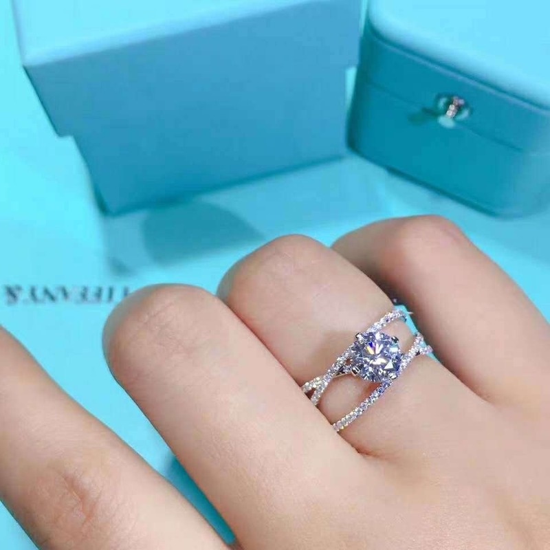 Fashion Inlaid Diamond Ring Plated Pt950 Ring